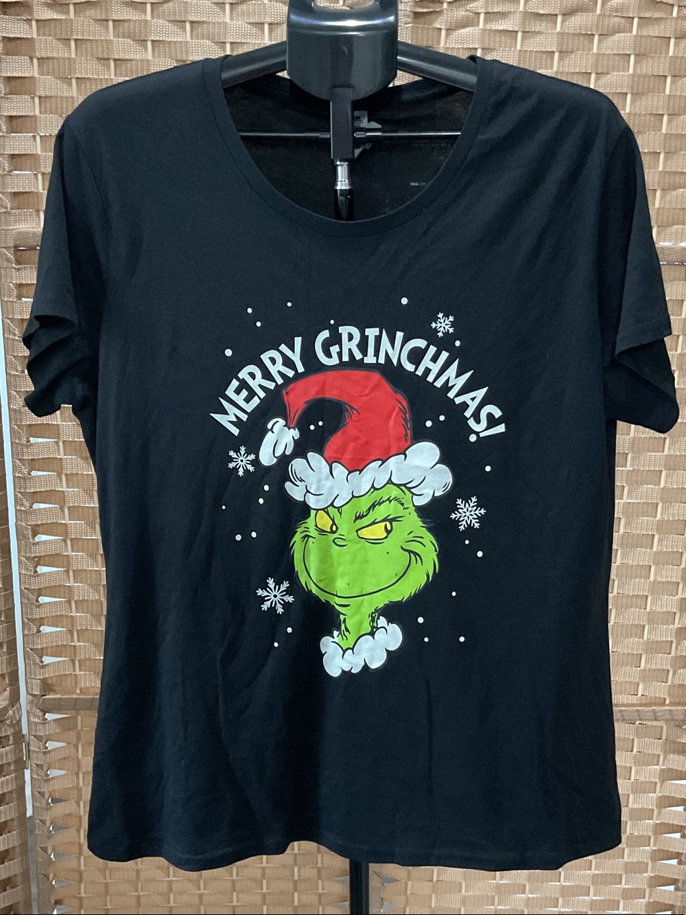 Kohl's Black Tee with Green Grinch and Red Santa Hat